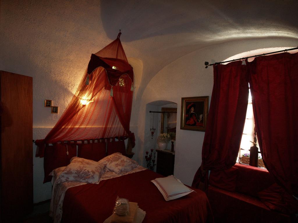 Le Petit Chateau Bed & Breakfast Dolceacqua Cameră foto