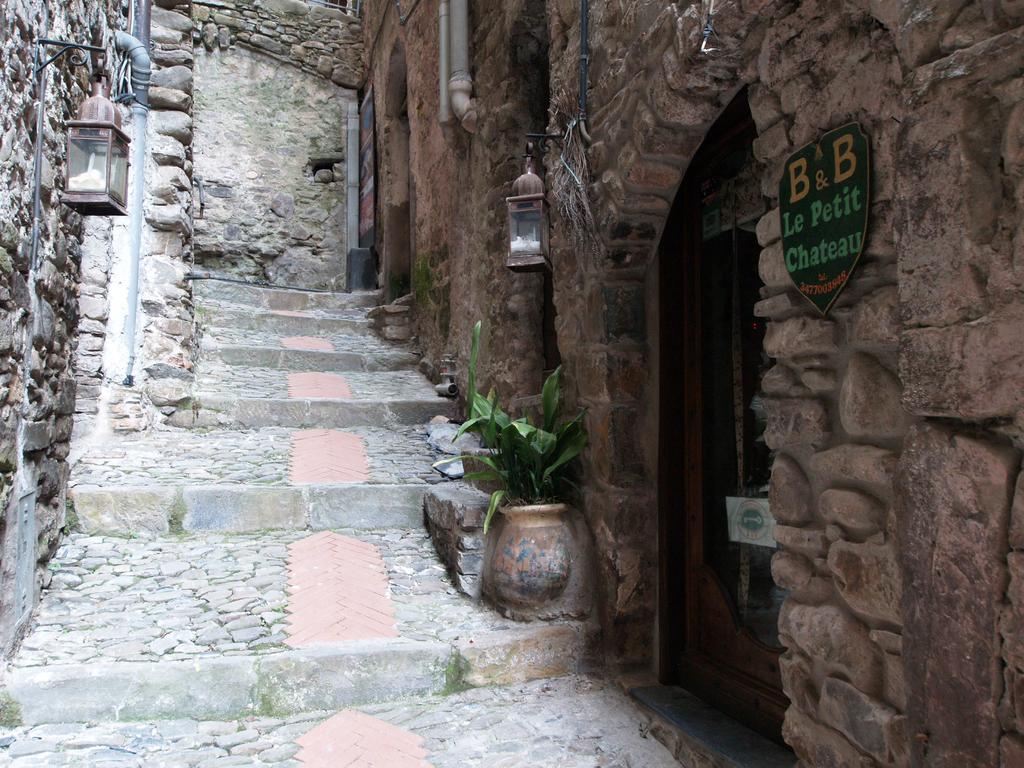 Le Petit Chateau Bed & Breakfast Dolceacqua Exterior foto