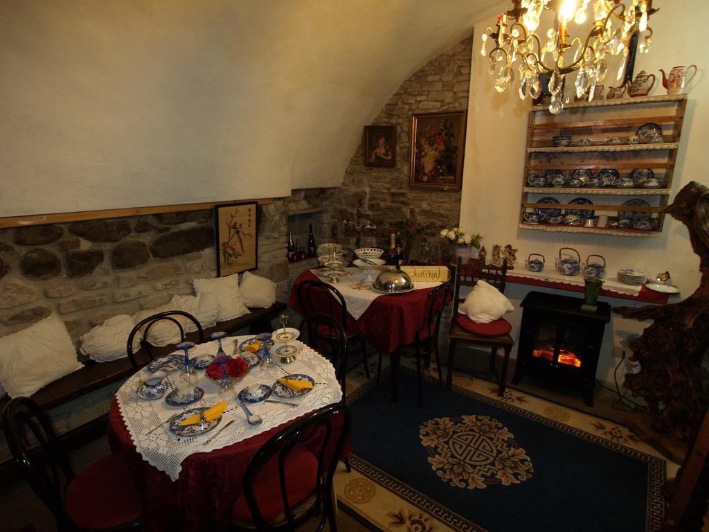 Le Petit Chateau Bed & Breakfast Dolceacqua Exterior foto